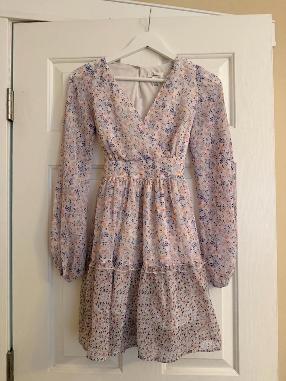 Floral V-Neck Long-Sleeve Dress - Pastel colors